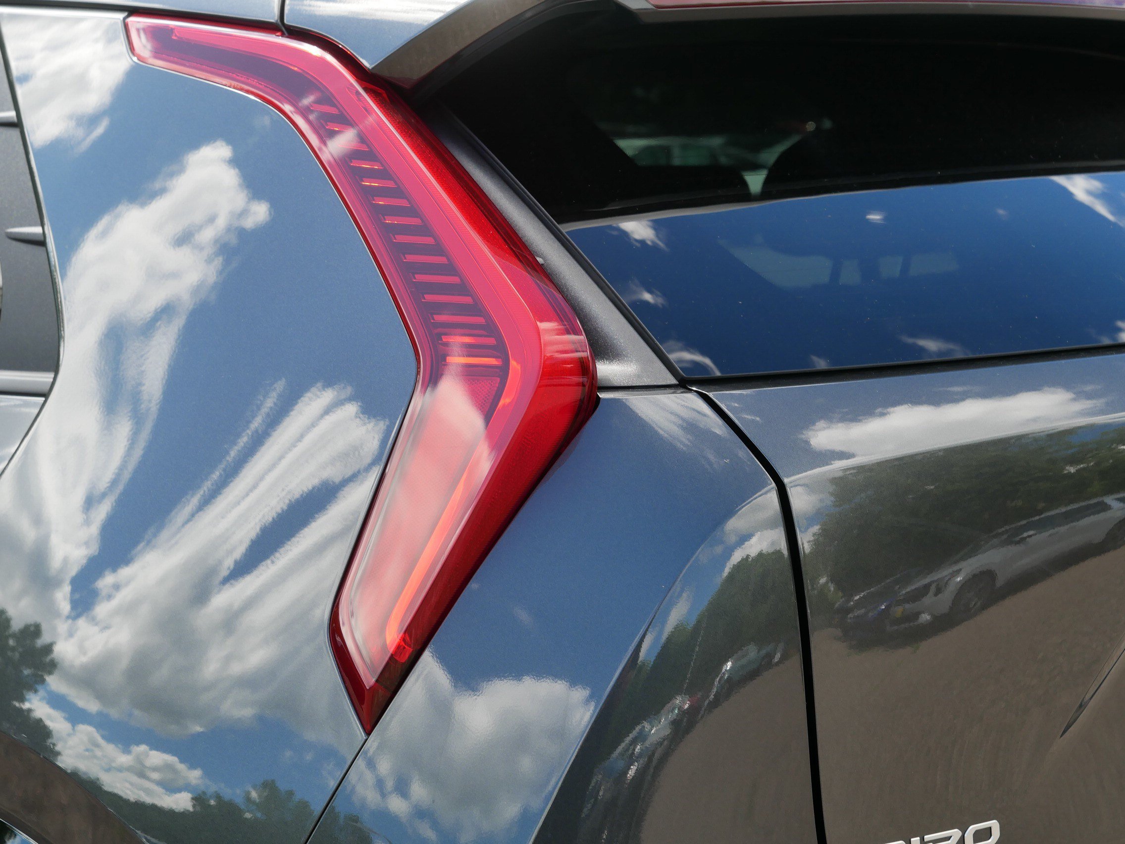 Certified 2024 Kia Niro Wind w/ Wind Preserve Package FWD image 17