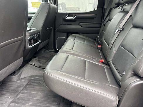Used 2022 GMC Sierra 1500 SLT AWD/4WD image 12