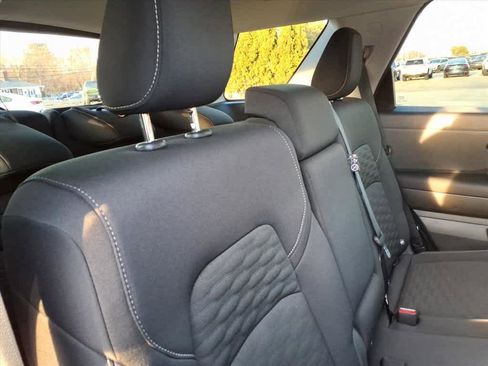 Certified 2025 Nissan Pathfinder SV image 26