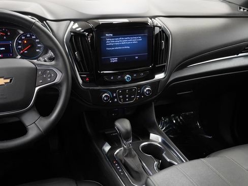 Used 2023 Chevrolet Traverse LT w/ Rear Camera Mirror Package AWD/4WD image 14