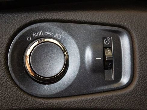 Used 2015 Cadillac SRX Luxury w/ Driver Awareness Package image 33