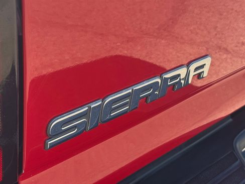 Used 2005 GMC Sierra 2500 SLE w/ Heavy-Duty Power Package image 2