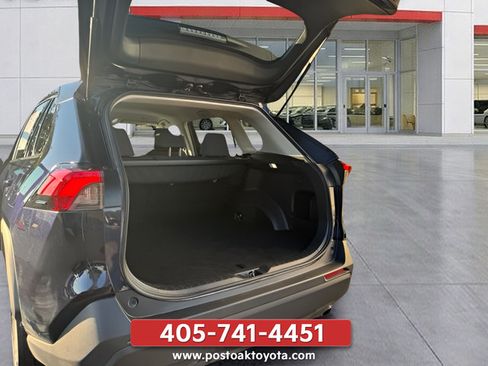Used 2025 Toyota RAV4 XLE FWD image 19