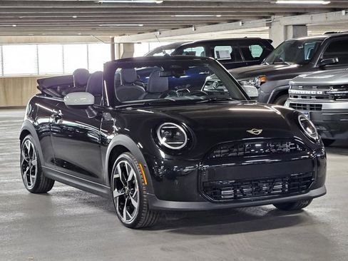 Used 2025 MINI Cooper Convertible image 3