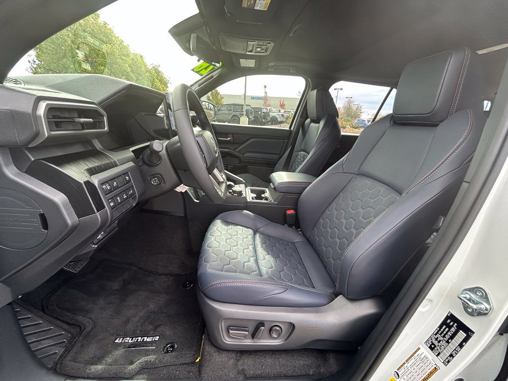 Used 2026 Toyota 4Runner Platinum AWD/4WD image 11