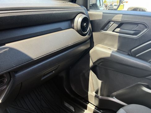 Used 2025 Chevrolet Colorado W/T RWD image 36