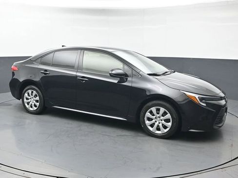 Certified 2023 Toyota Corolla LE image 9