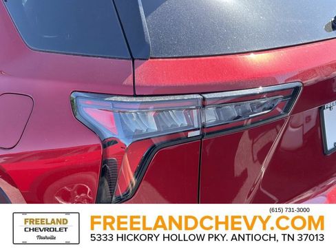 New 2026 Chevrolet Equinox LT w/ Convenience Package II FWD image 9