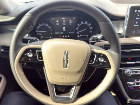 Used 2022 Lincoln Corsair FWD image 12