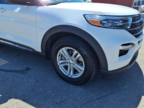 Used 2023 Ford Explorer XLT w/ Equipment Group 202A AWD/4WD image 5
