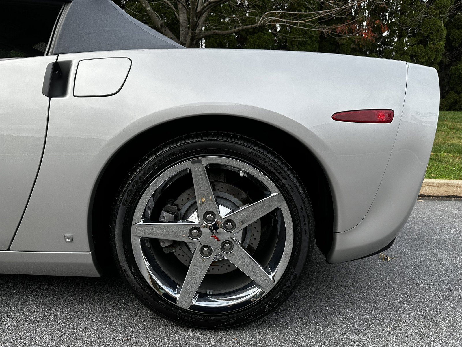 Used 2007 Chevrolet Corvette Convertible w/ Preferred Equipment Group RWD image 90