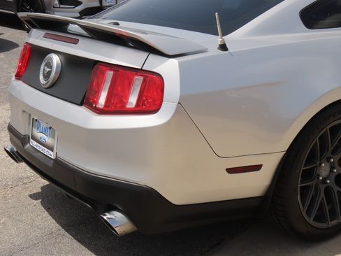 Used 2011 Ford Mustang GT Premium w/ Electronics Pkg RWD image 12