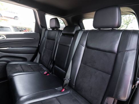 Used 2021 Jeep Grand Cherokee Laredo X AWD/4WD image 33