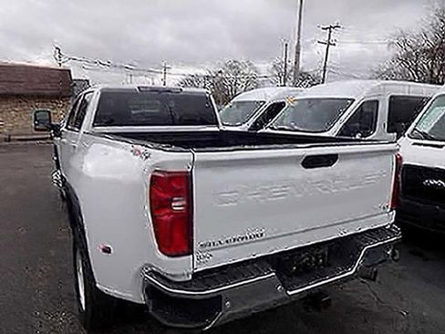 Used 2025 Chevrolet Silverado 3500 LT w/ Safety Package AWD/4WD image 7