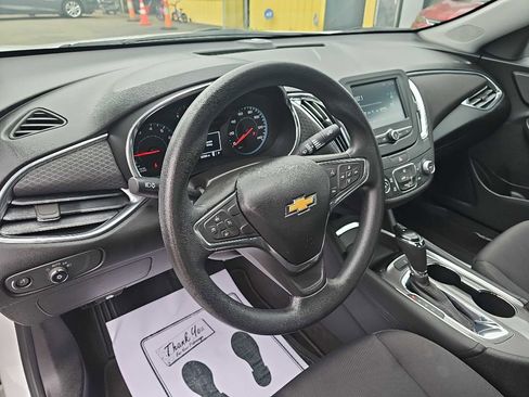 Used 2017 Chevrolet Malibu LT image 26