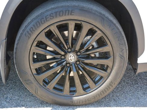 Used 2023 Toyota Highlander XSE AWD/4WD image 34