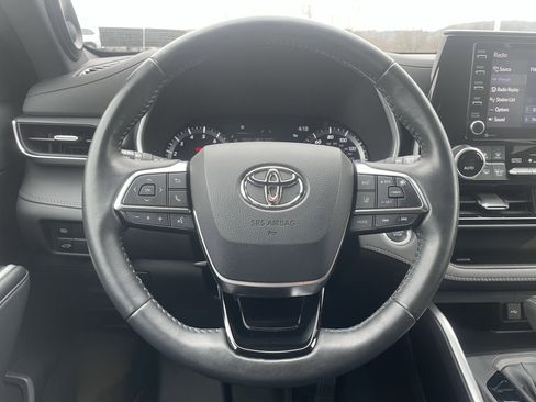 Used 2021 Toyota Highlander XSE image 18