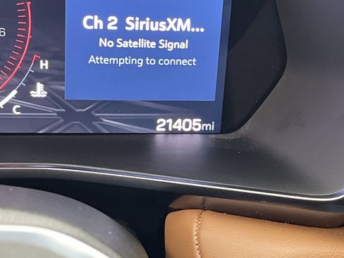 Used 2024 GMC Canyon AT4 w/ Technology Package image 15