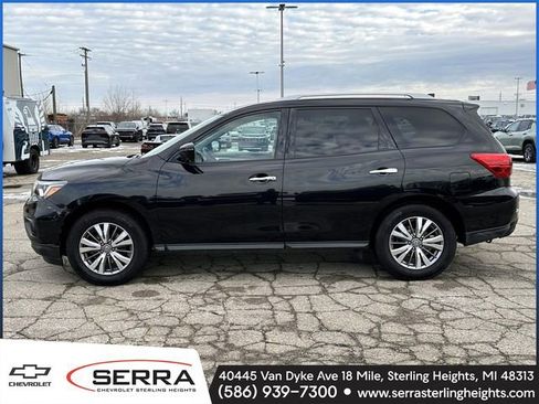 Used 2019 Nissan Pathfinder SL image 2