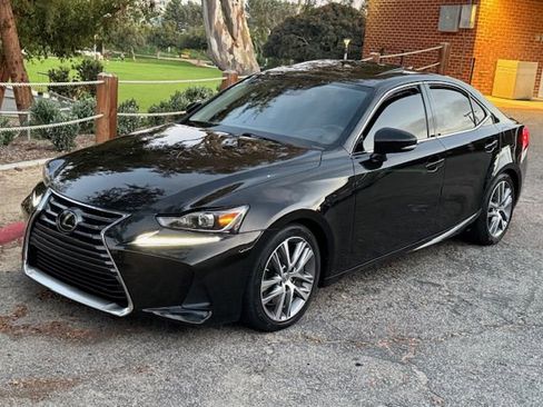 Used 2018 Lexus IS 300 w/ Accessory Package image 34