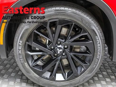 Used 2023 Mitsubishi Outlander SE image 32