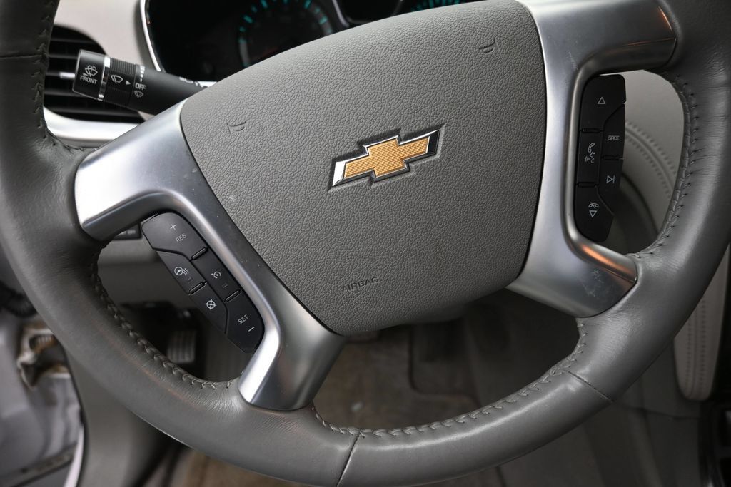 Used 2016 Chevrolet Traverse LTZ AWD/4WD image 17