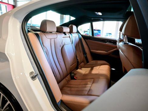 Used 2020 BMW 530i w/ Convenience Package image 23