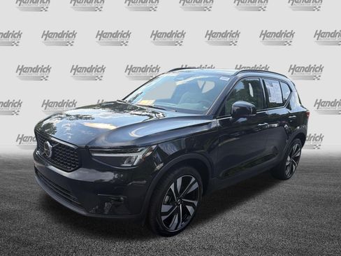Certified 2023 Volvo XC40 B5 Plus w/ Protection Package Premier AWD/4WD image 5