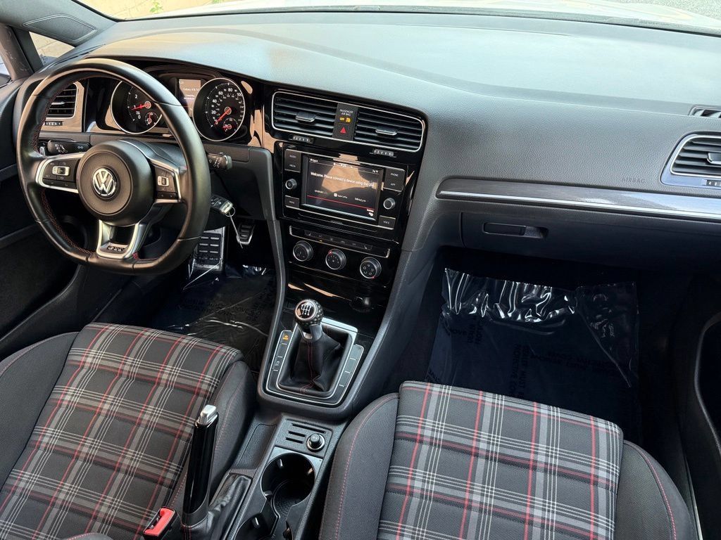 Used 2020 Volkswagen Golf 4-Door FWD image 21