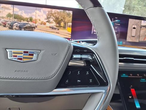 Used 2026 Cadillac Escalade Platinum Sport w/ LPO, ONYX Package AWD/4WD image 27