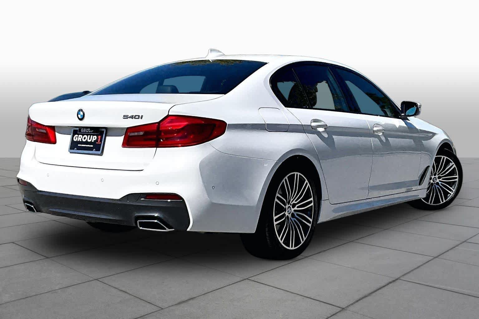 Used 2019 BMW 540i w/ M Sport Package RWD image 12