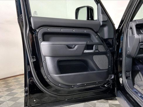 Used 2024 Land Rover Defender 110 V8 image 22
