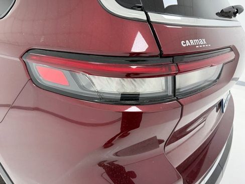 Used 2023 Jeep Grand Cherokee L Laredo image 8