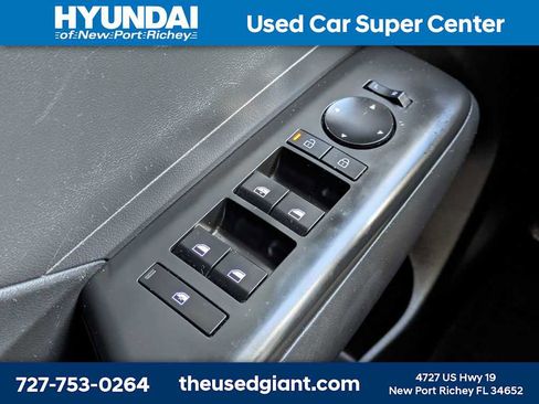 Certified 2025 Hyundai Kona SE FWD image 27