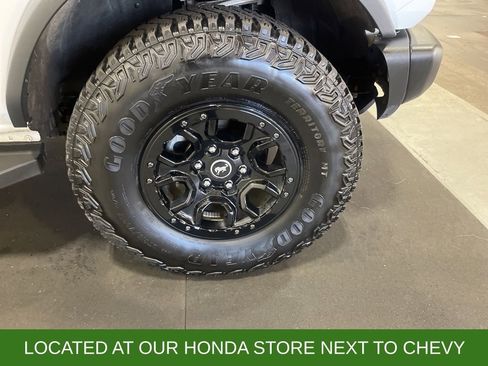Used 2023 Ford Bronco Wildtrak image 10