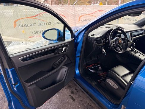Used 2017 Porsche Macan image 14