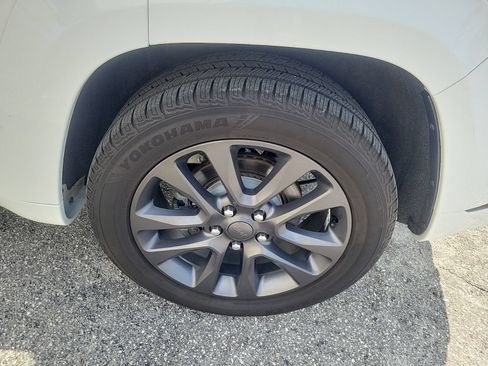 Used 2018 Jeep Grand Cherokee High Altitude AWD/4WD image 9