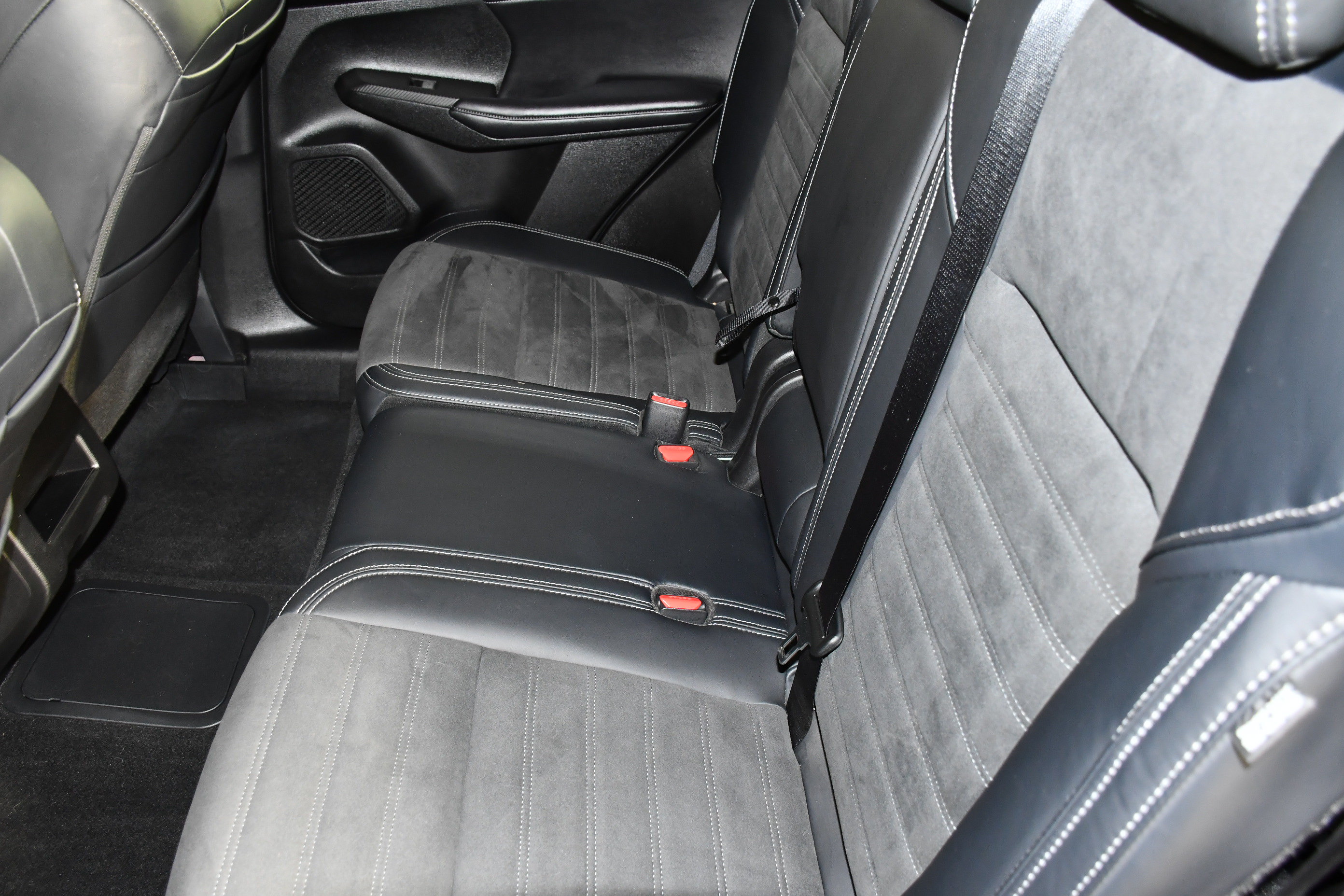 Used 2025 Mitsubishi Outlander SE AWD/4WD image 45