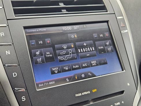 Used 2013 Lincoln MKZ Base image 22