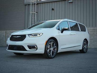 New 2026 Chrysler Pacifica Pinnacle
