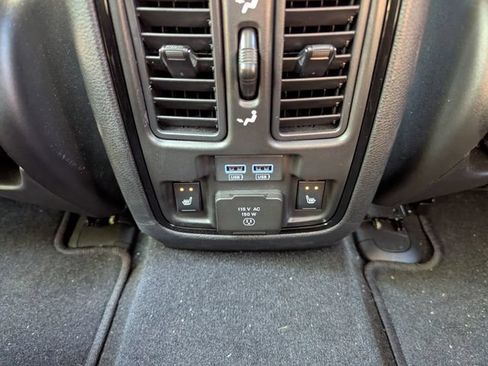 Used 2025 Dodge Durango GT AWD/4WD image 6