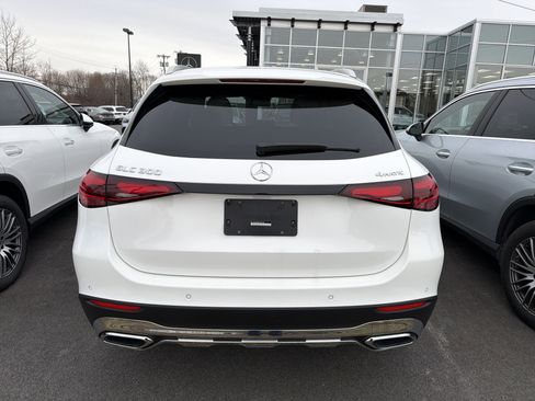 Used 2025 Mercedes-Benz GLC 300 4MATIC image 6
