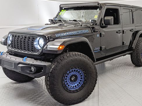 Used 2024 Jeep Wrangler Unlimited Rubicon 4xe AWD/4WD image 6