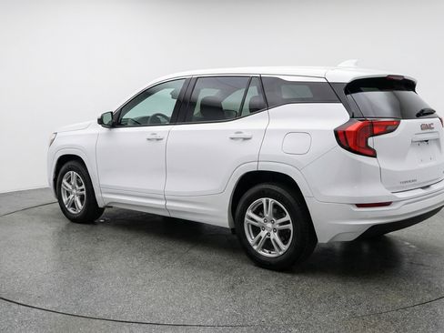 Used 2024 GMC Terrain SLE image 6