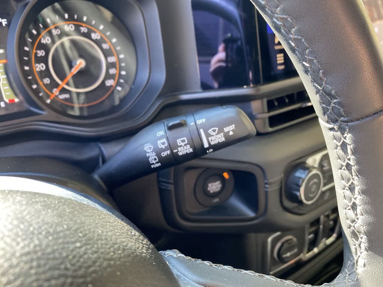 Used 2025 Jeep Wrangler Unlimited Sahara AWD/4WD image 21