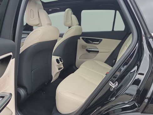 Used 2026 Mercedes-Benz GLC 300 image 13