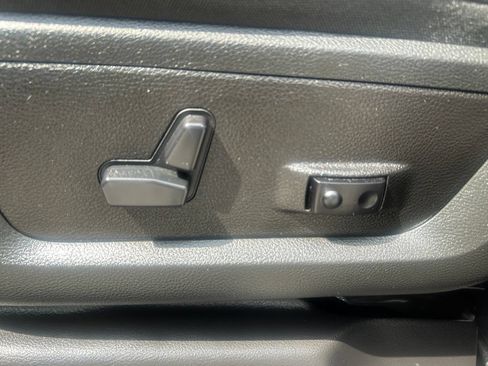 Used 2026 RAM 2500 Big Horn AWD/4WD image 19