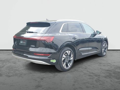 Used 2023 Audi e-tron Premium Plus w/ Premium Plus Package AWD/4WD image 4