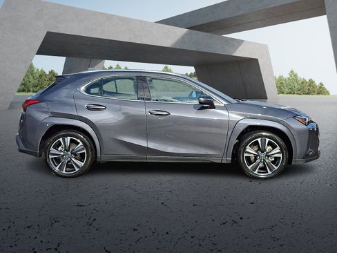 Used 2025 Lexus UX 300h AWD image 7