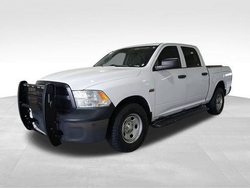 Used 2022 RAM 1500 4x4 Crew Cab Classic image 4